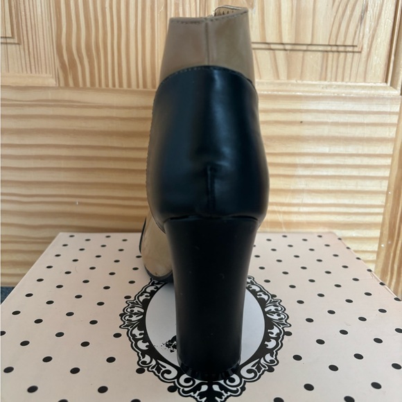 Parisian Girly Neutral Tan Cream French Bow Polka Dot Ankle Booties Banned EU 38 - Picture 3 of 6